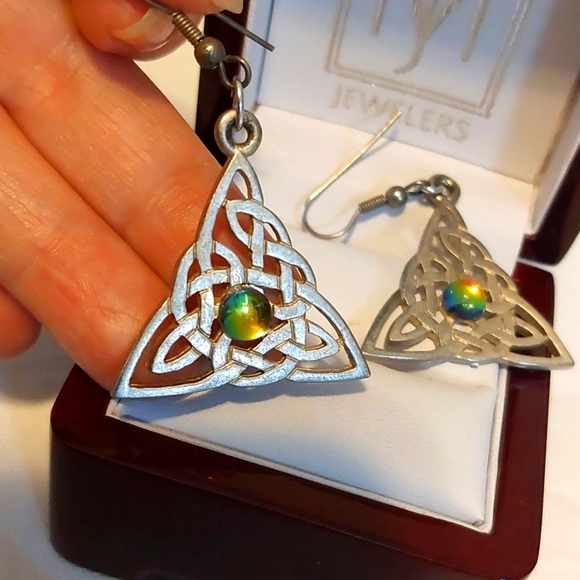 Jewelry - (1E) Celtic silvertone metal earrings